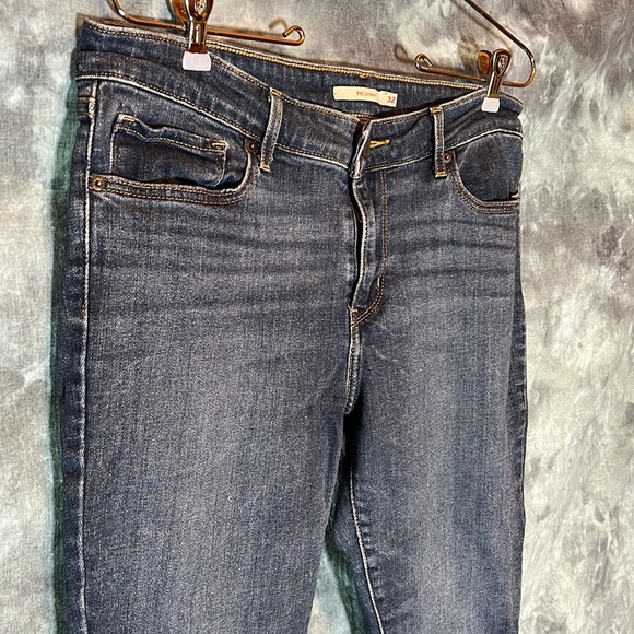 Levi’s 711 Skinny Distressed Jeans, Women's sz. 32 - Picture 5 of 16